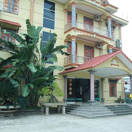 Hôtel Khach San Linh Huong à Son La Extérieur photo
